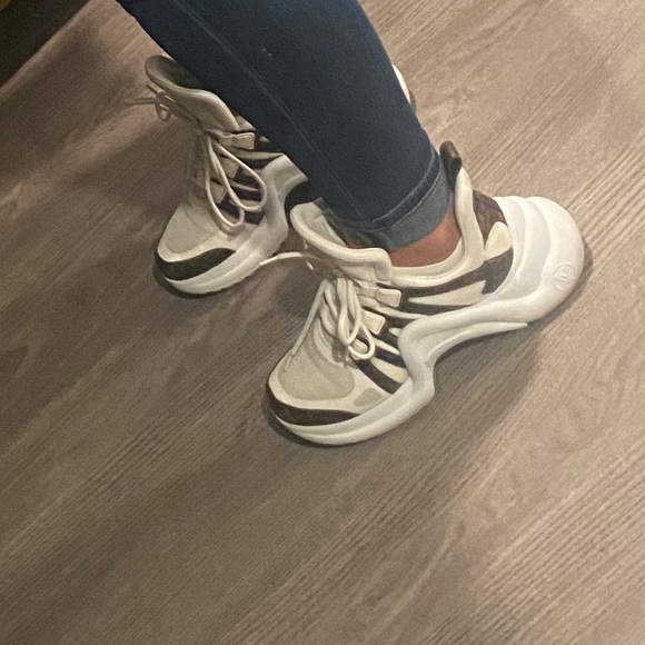 LV sneakers - Picture 2 of 2